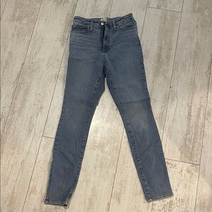 Universal Thread Women's Dark Blue High-Rise Skinny Jeans